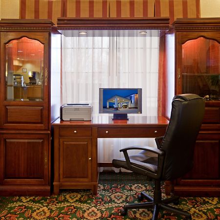 Holiday Inn Express Washington Facilities photo