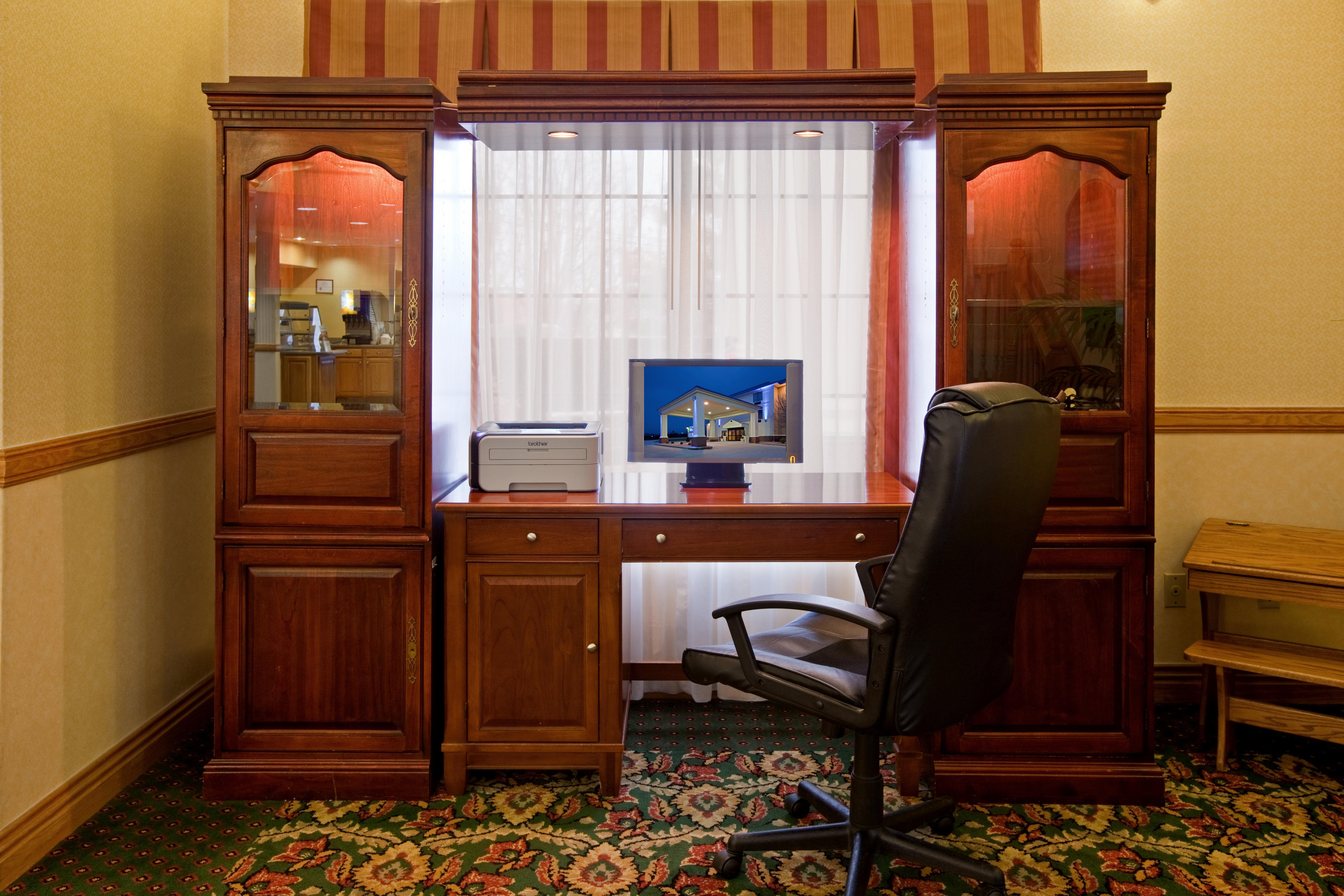 Holiday Inn Express Washington Facilities photo