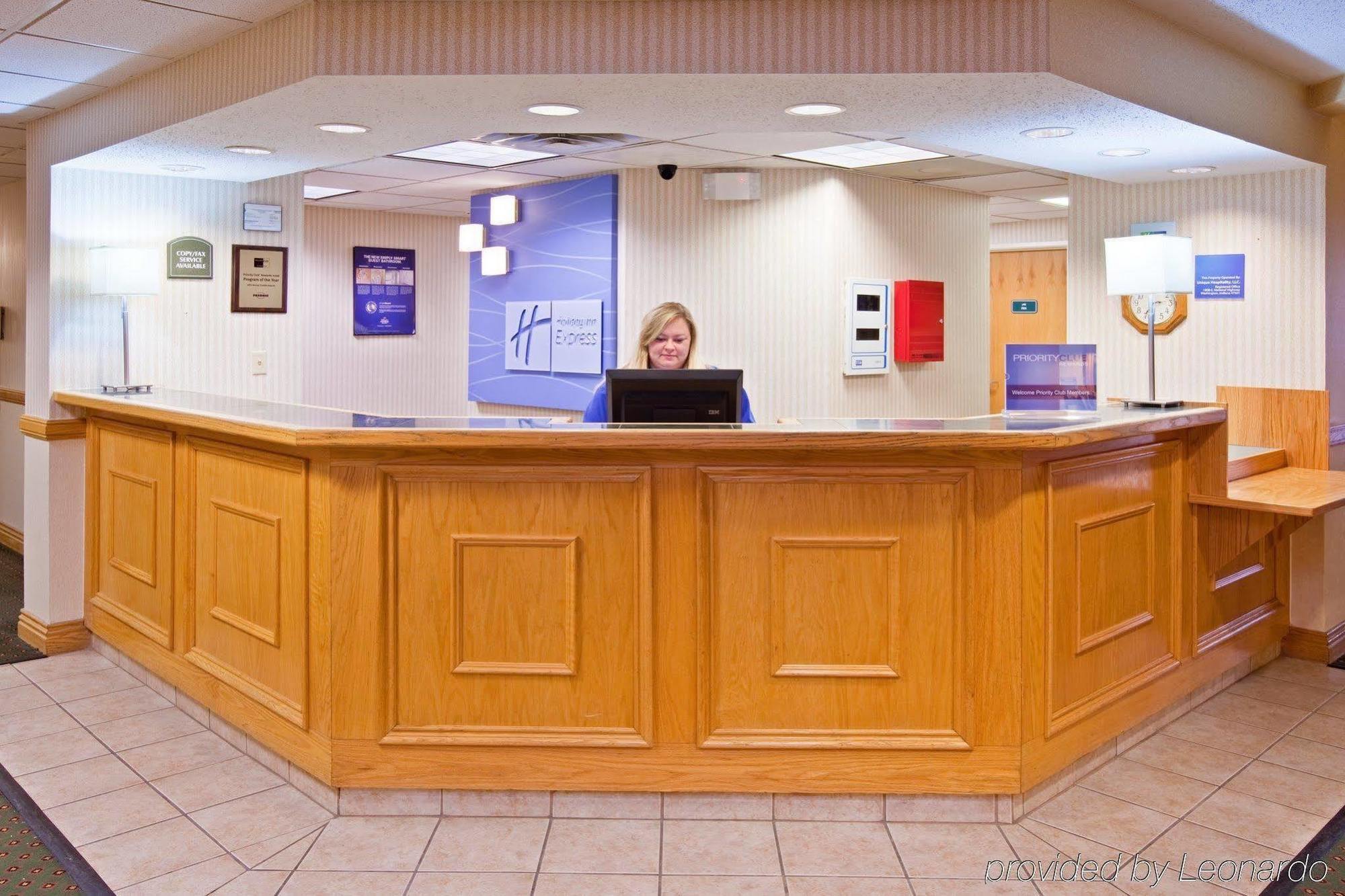 Holiday Inn Express Washington Interior photo